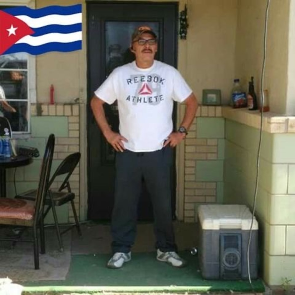 Meet your Posher, Luis